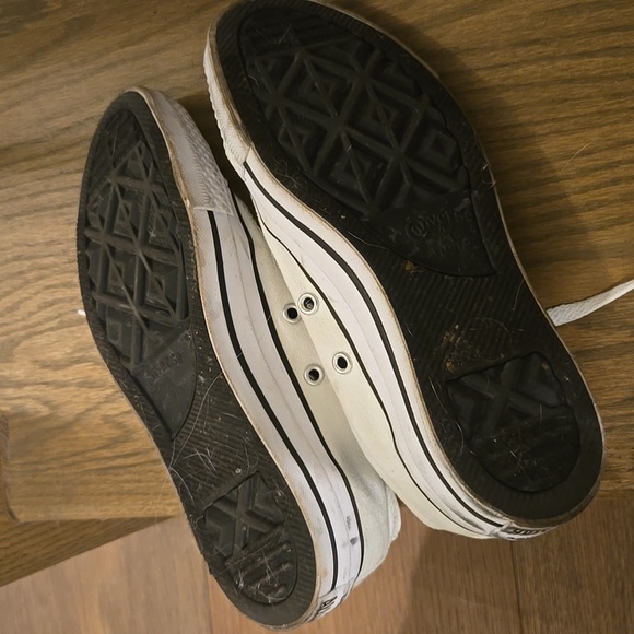 Women's Size 5 Converse Chuck Taylor All Star Tennis Shoe. - Picture 5 of 5